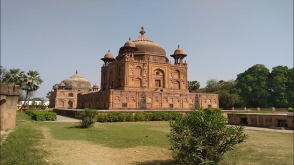 Khusro Bagh Prayagraj